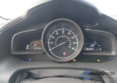 2018 Mazda Mazda3 Sport z USA, uszkodzony, nr VIN 3MZBN1U74JM175791